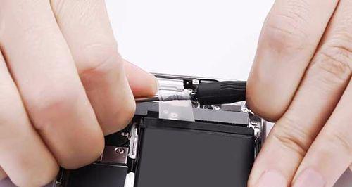 iPhone快速迁移旧手机数据的方法（轻松实现数据迁移，让新旧iPhone无缝衔接）