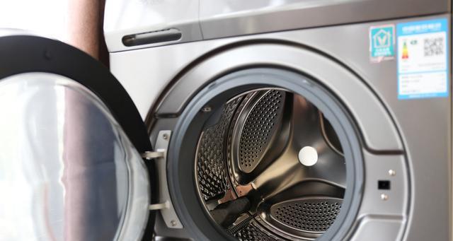 洗衣机转动时漏水的原因及解决方法（探究洗衣机漏水的几种可能原因和应对措施）