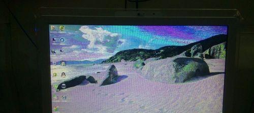 电脑屏幕花屏问题解析（揭开电脑屏幕花屏的神秘面纱）