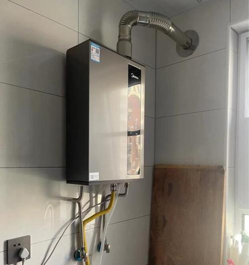 触摸屏燃气热水器的安装方法（简单易行的操作步骤让您快速享受热水）