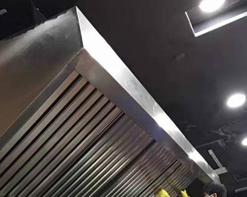 如何正确清洗油烟机斜槽(实用方法教你解决油烟机斜槽清洗难题)