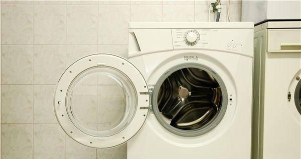 洗衣机自动开机的原因及解决方法（了解洗衣机自动开机的原因以及如何解决这个问题）