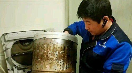 解决滚筒洗衣机污垢的有效方法（让您的洗衣机焕然一新）