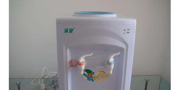 饮水机异味清洗处理方法(有效清除饮水机异味的简易方法)