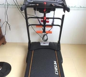 如何正确安装折叠跑步机（安装步骤详解）