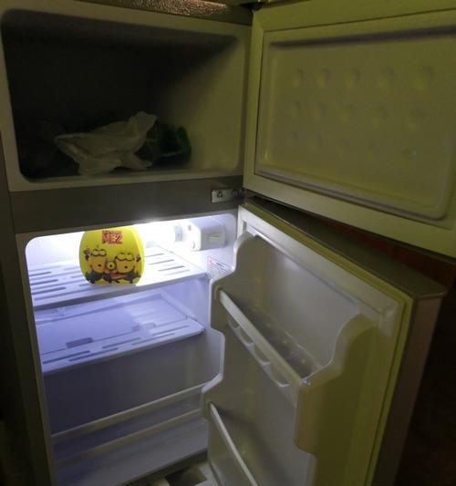 夏天冰柜调档方法（如何正确地调节夏天冰柜的温度）
