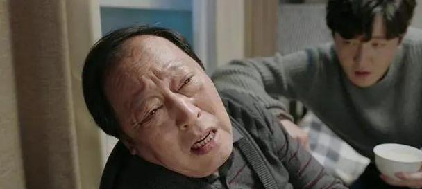 冰箱后边的臭味如何去除（轻松解决冰箱后部异味问题）