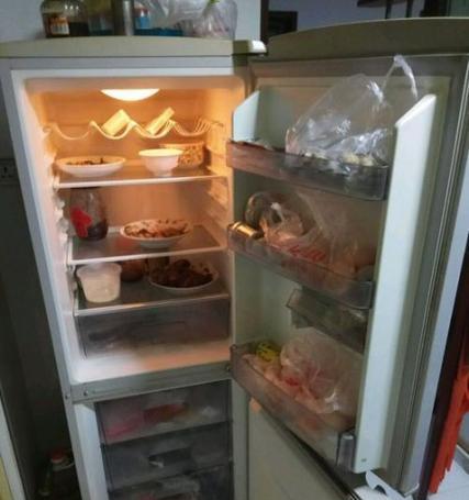 解决冰柜异味问题的有效方法（轻松去除冰柜中的怪味）