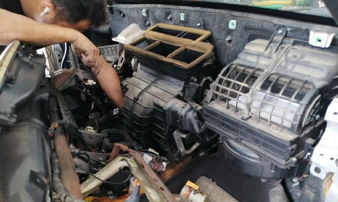 中央空调漏氟的检查方法及注意事项（如何判断中央空调是否漏氟及应对措施）