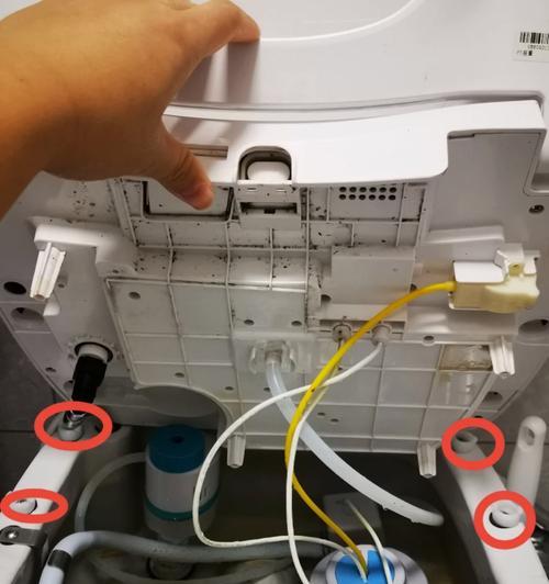拆卸和安装TOTO马桶盖的步骤及技巧（简单易行的拆卸和安装方法）