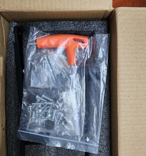 小投影仪安装到墙面的正确方法是什么？需要哪些工具？