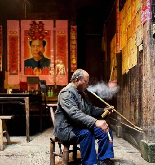 如何用手机拍摄抽烟的瞬间？