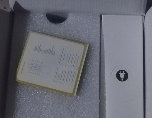 投影仪上的computer接口有何用途？如何使用？