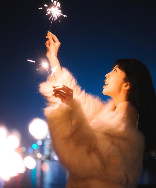华为手机如何设置拍照烟花棒效果？