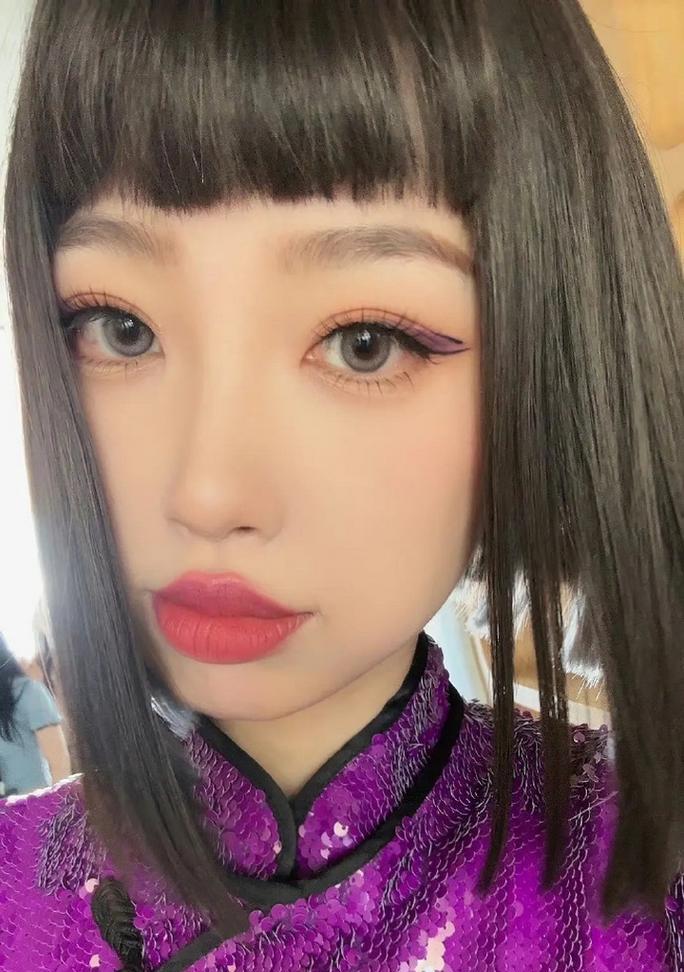 手机如何自拍时对准脸部？