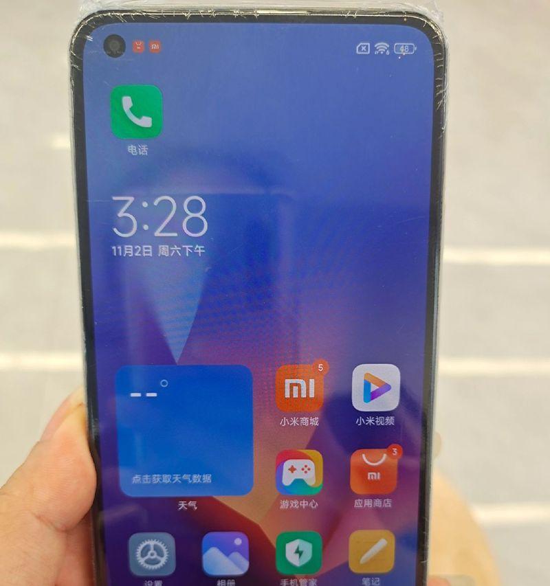 小米11背面设计有何特点？