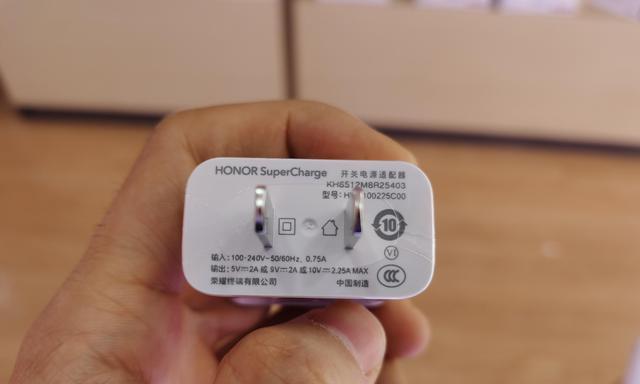 猫咪机的充电器是多少伏？电压规格和使用注意事项是什么？