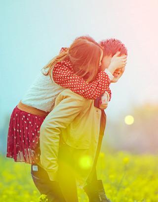 苹果手机情侣功能如何关联和同意？