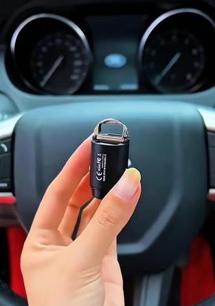 隐藏式金属车载充电器的正确使用方法？