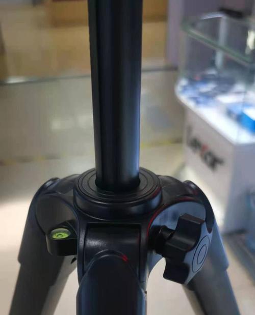 通用三脚架相机怎么用？最佳设置和拍摄技巧是什么？