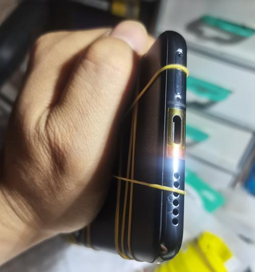 华为原装手机壳拆卸步骤详解？